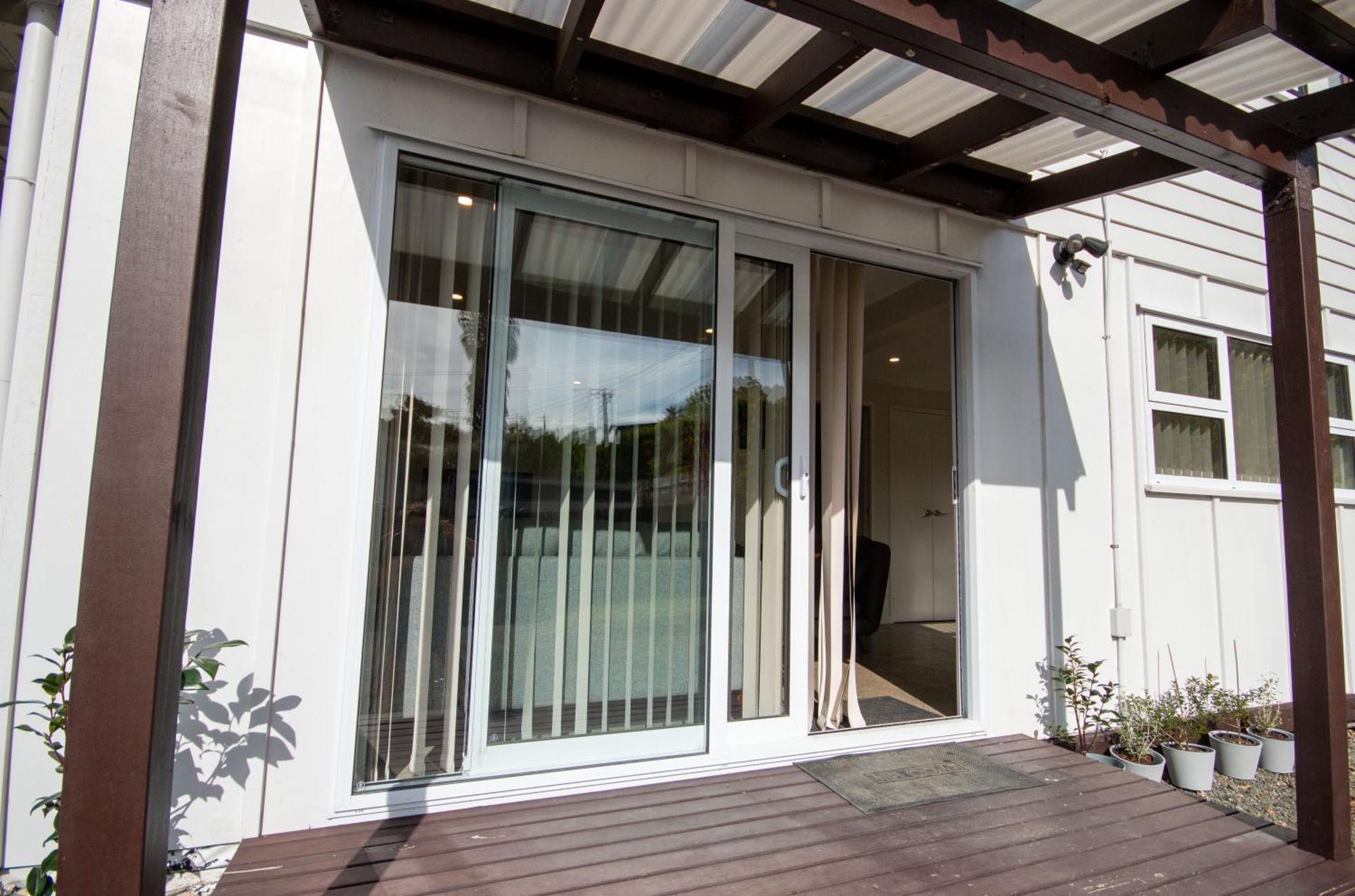 Centrally Located 1 Bedroom In Apartment