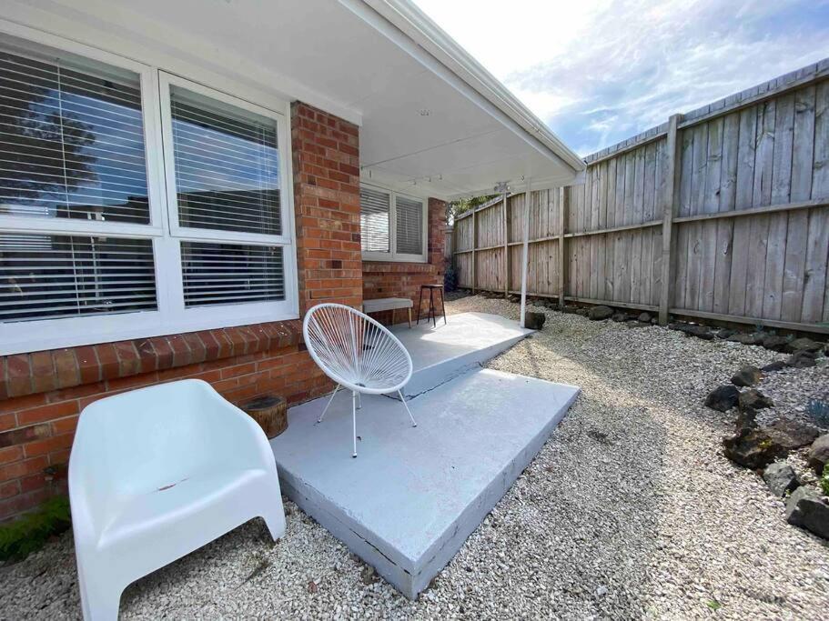 Apartment Own Sunny Quiet Haven, Own 1 Bedroom House & Garden With Car Park, Central To Airport, Cbd & Sylvia Park Mall