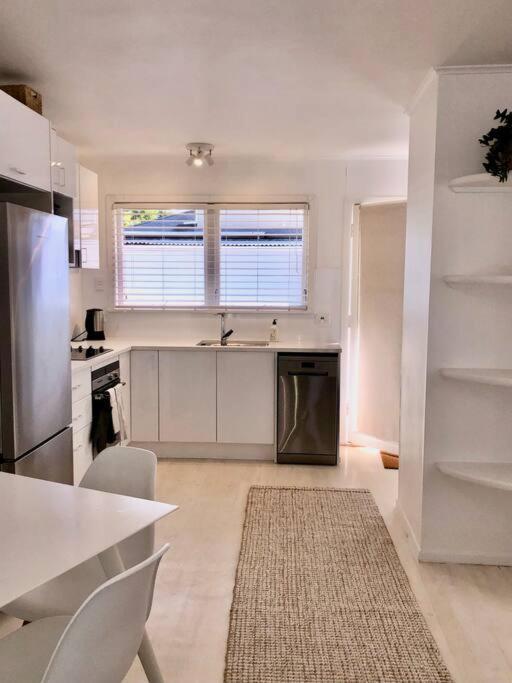 Own Sunny Quiet Haven, Own 1 Bedroom House & Garden With Car Park, Central To Airport, Cbd & Sylvia Park Mall Apartment Auckland
