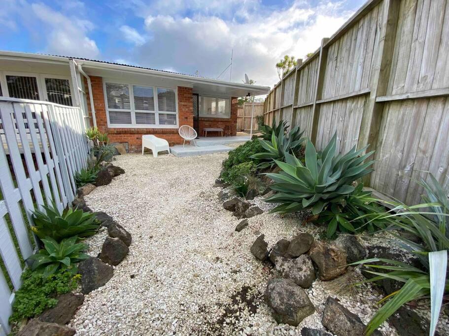 Own Sunny Quiet Haven, Own 1 Bedroom House & Garden With Car Park, Central To Airport, Cbd & Sylvia Park Mall Apartment Auckland