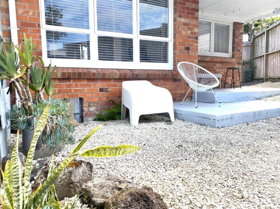 Own Sunny Quiet Haven, Own 1 Bedroom House & Garden With Car Park, Central To Airport, Cbd & Sylvia Park Mall *
