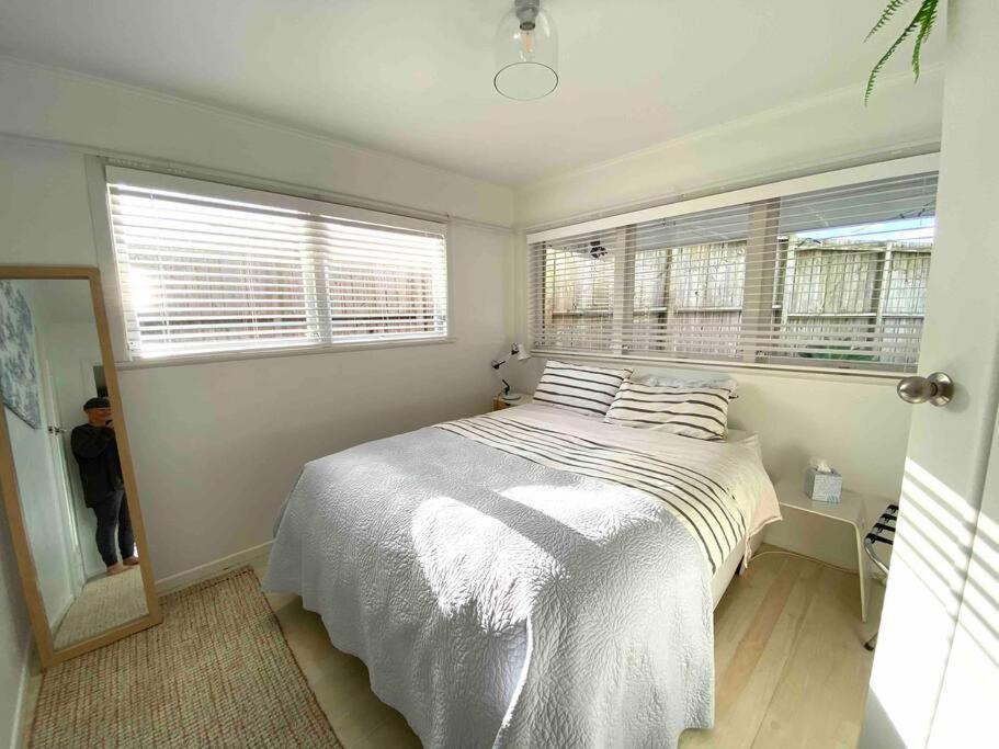 Own Sunny Quiet Haven, Own 1 Bedroom House & Garden With Car Park, Central To Airport, Cbd & Sylvia Park Mall *