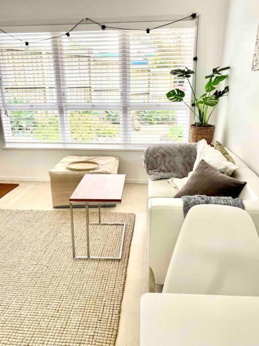 Apartment Own Sunny Quiet Haven, Own 1 Bedroom House & Garden With Car Park, Central To Airport, Cbd & Sylvia Park Mall Auckland