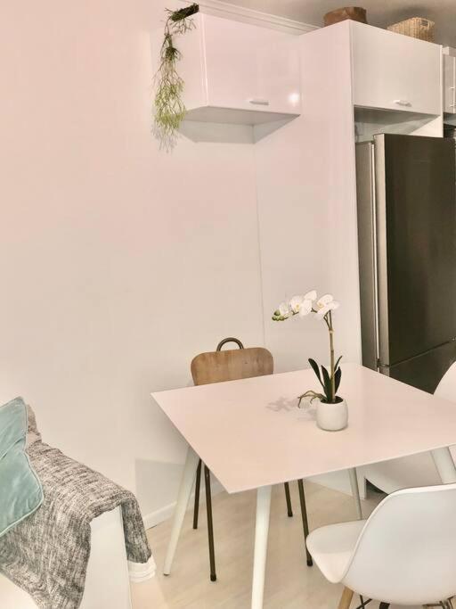 Apartment Own Sunny Quiet Haven, Own 1 Bedroom House & Garden With Car Park, Central To Airport, Cbd & Sylvia Park Mall Auckland