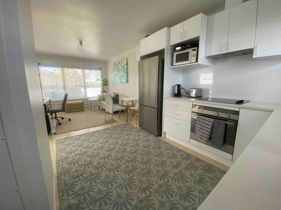 Own Sunny Quiet Haven, Own 1 Bedroom House & Garden With Car Park, Central To Airport, Cbd & Sylvia Park Mall Apartment Auckland