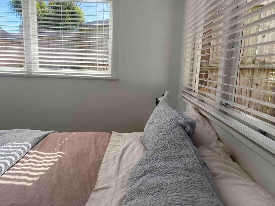 Own Sunny Quiet Haven, Own 1 Bedroom House & Garden With Car Park, Central To Airport, Cbd & Sylvia Park Mall *