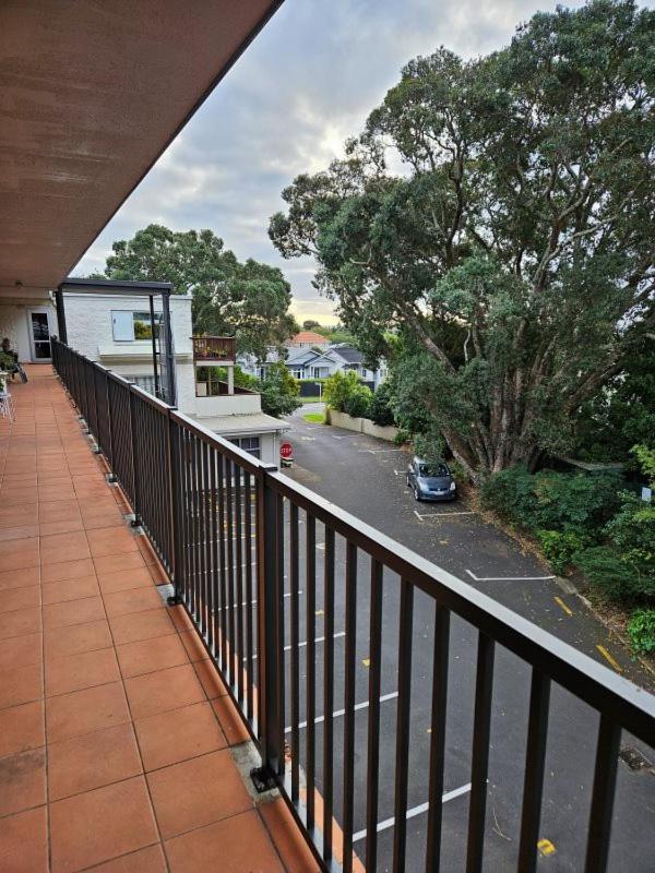 Book Now Affordable Cute Cozy With Carpark 23 Apartment