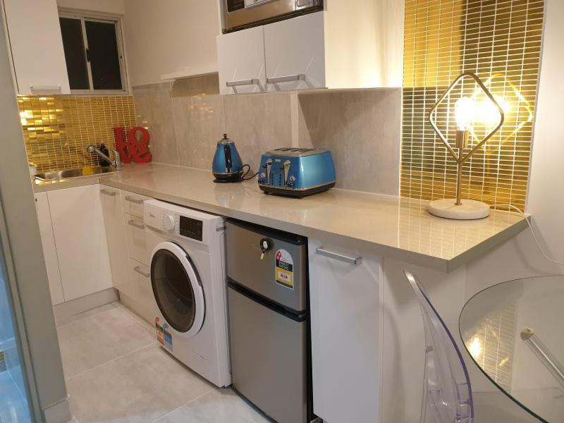 Apartment Book Now Affordable Cute Cozy With Carpark 23 *