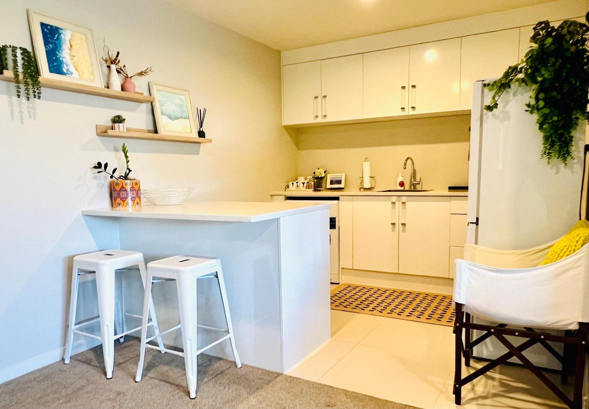 Cozy In Millwater Guest house