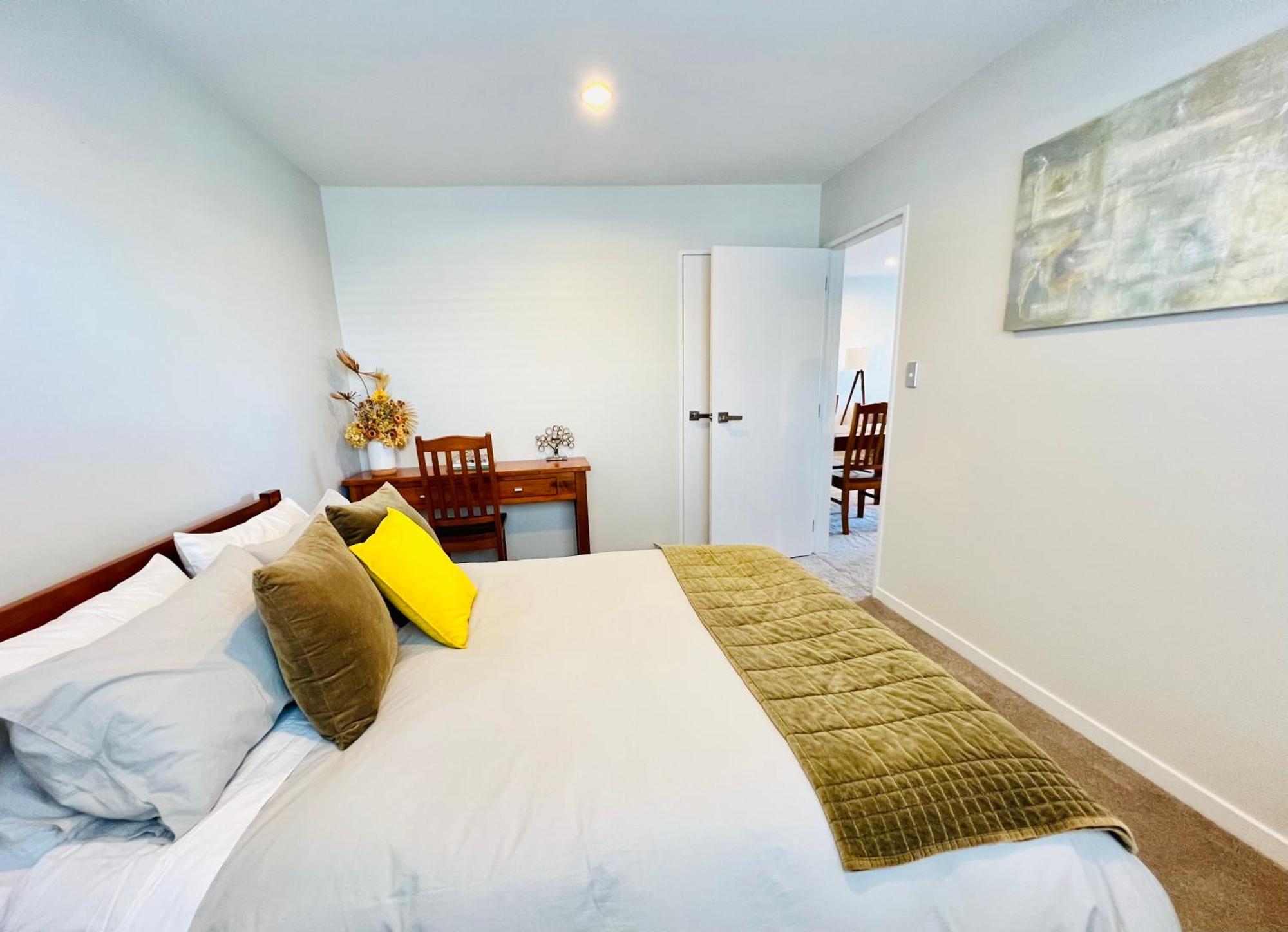 Guest house Cozy In Millwater Auckland
