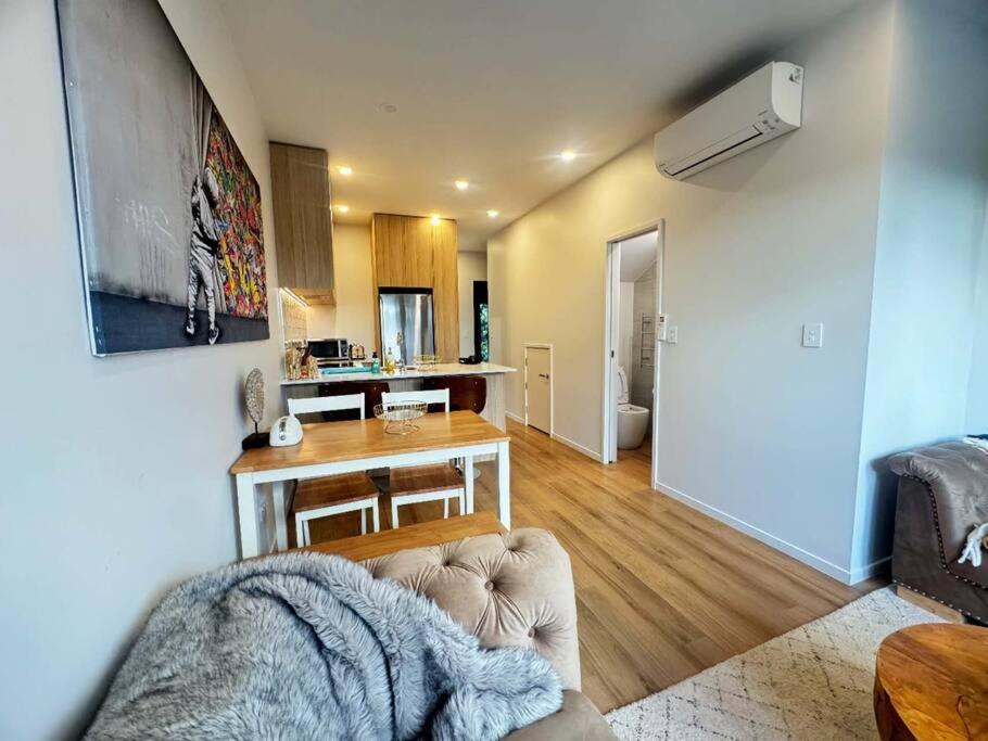 Townhouse In * Auckland