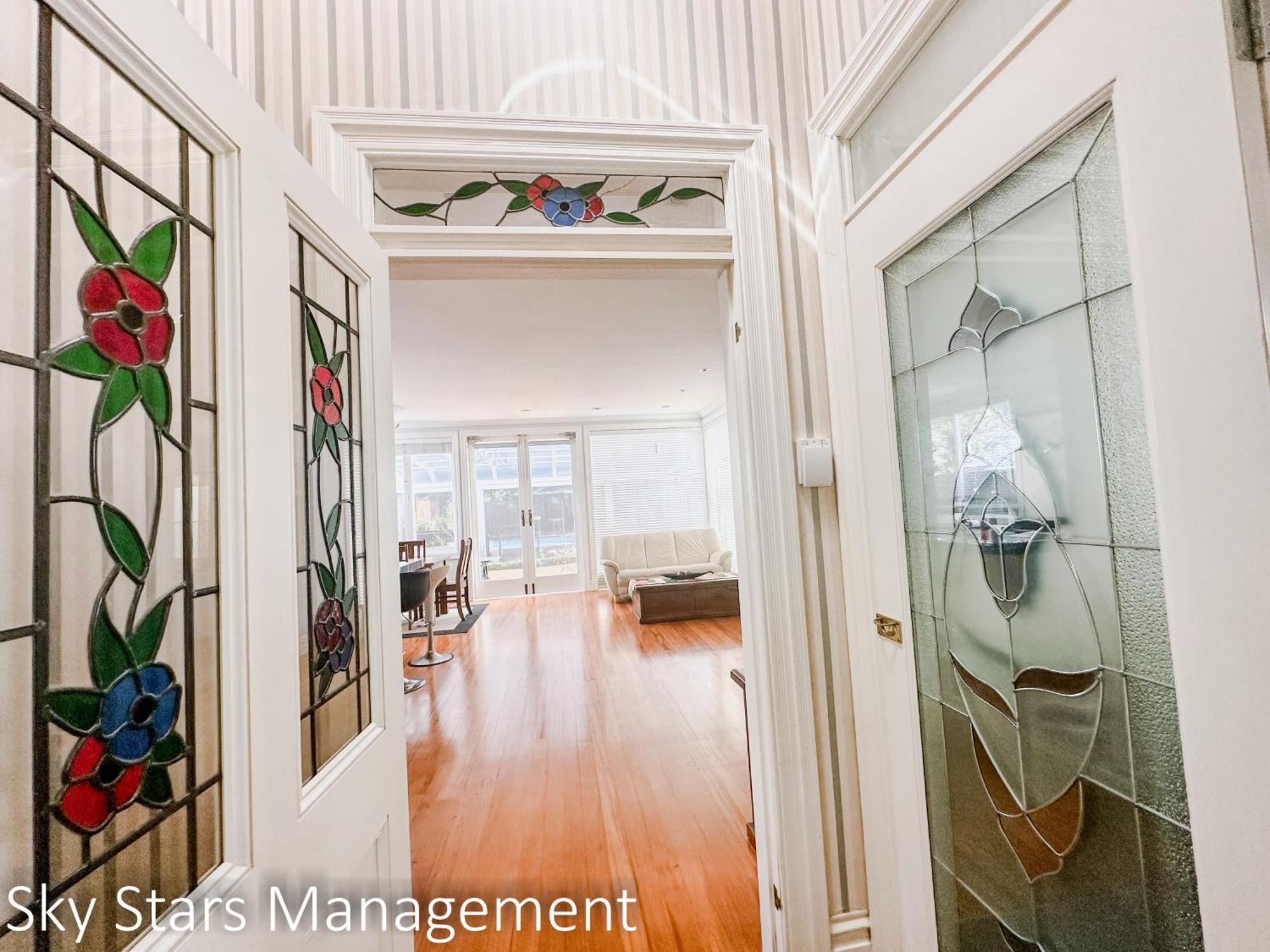 Villa Hot Deal! Remuera Quiet Spacious 4-bedroom With Private Pool *