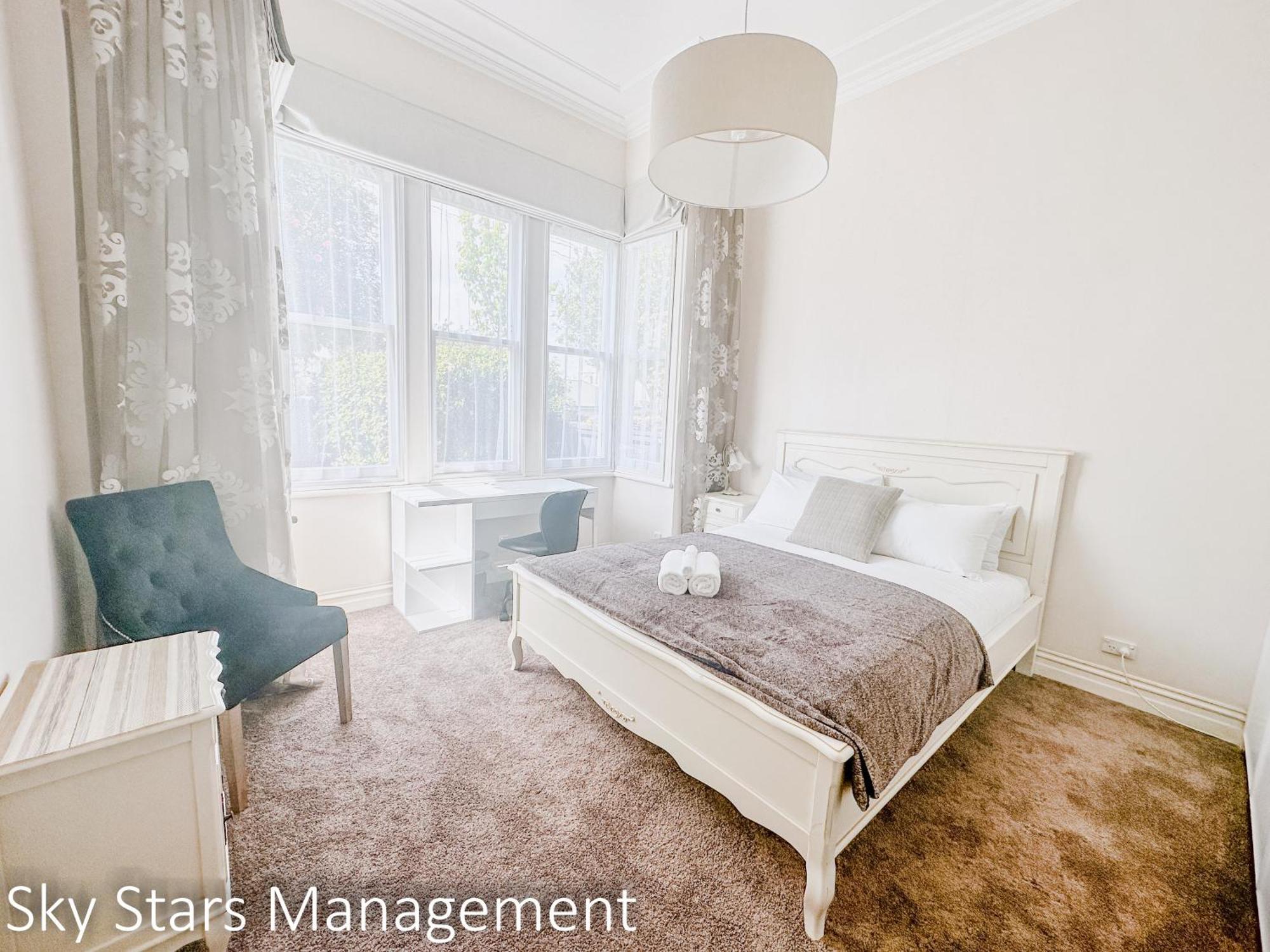 Hot Deal! Remuera Quiet Spacious 4-bedroom With Private Pool