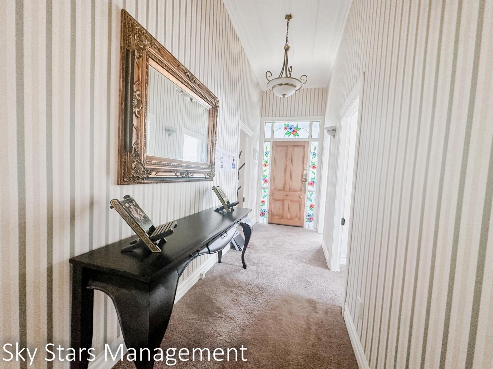 Hot Deal! Remuera Quiet Spacious 4-bedroom With Private Pool Villa *