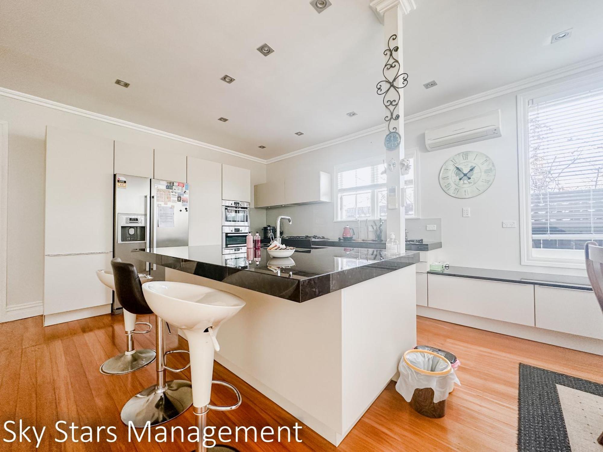 Hot Deal! Remuera Quiet Spacious 4-bedroom With Private Pool * Auckland
