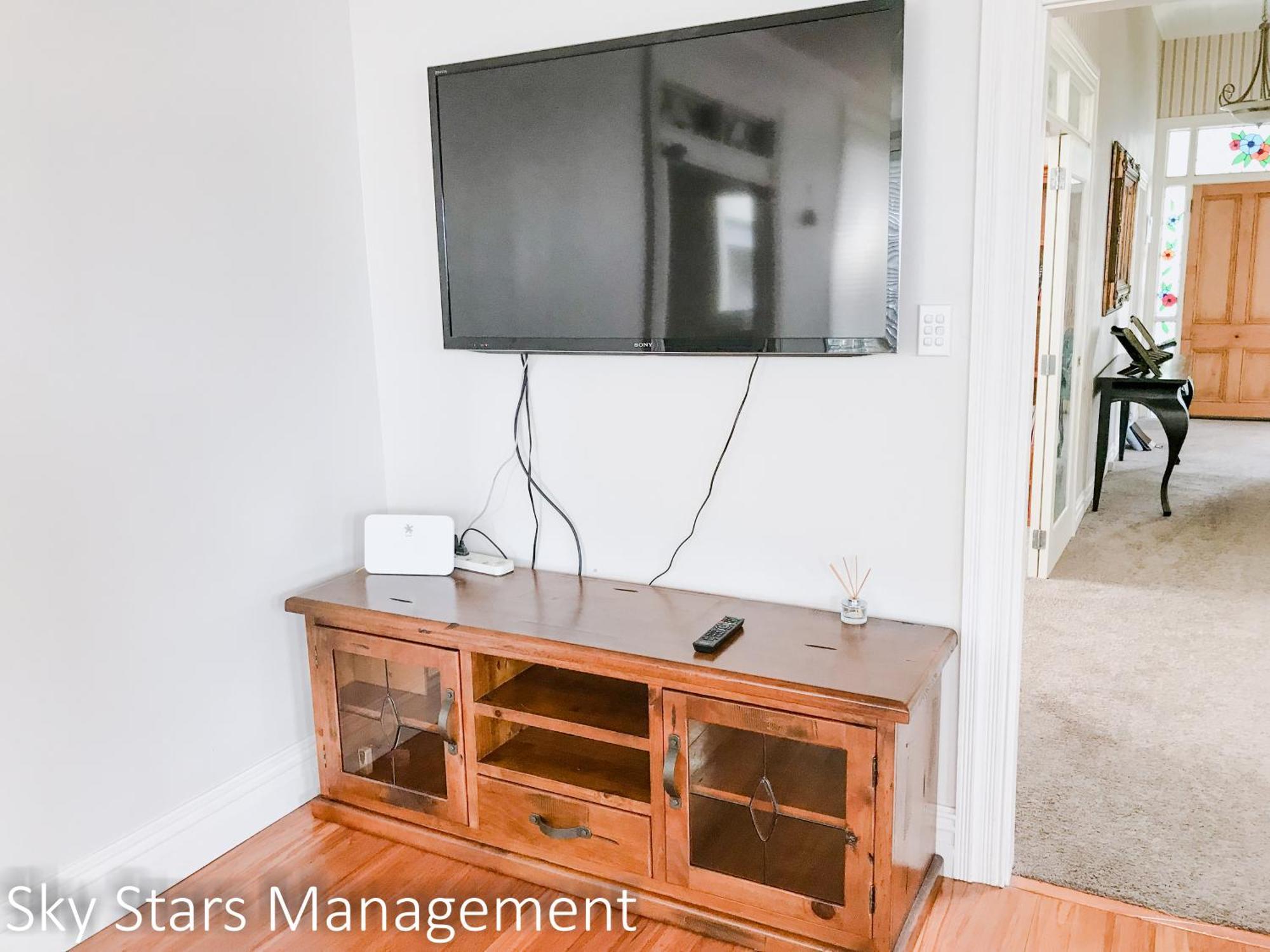 Hot Deal! Remuera Quiet Spacious 4-bedroom With Private Pool Auckland