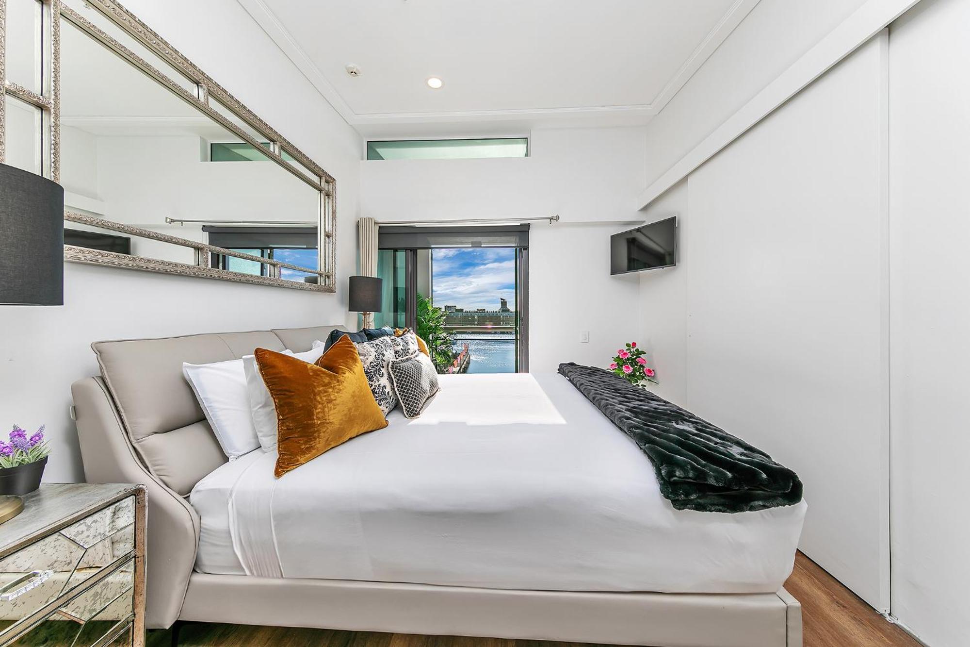 Penthouse Crown