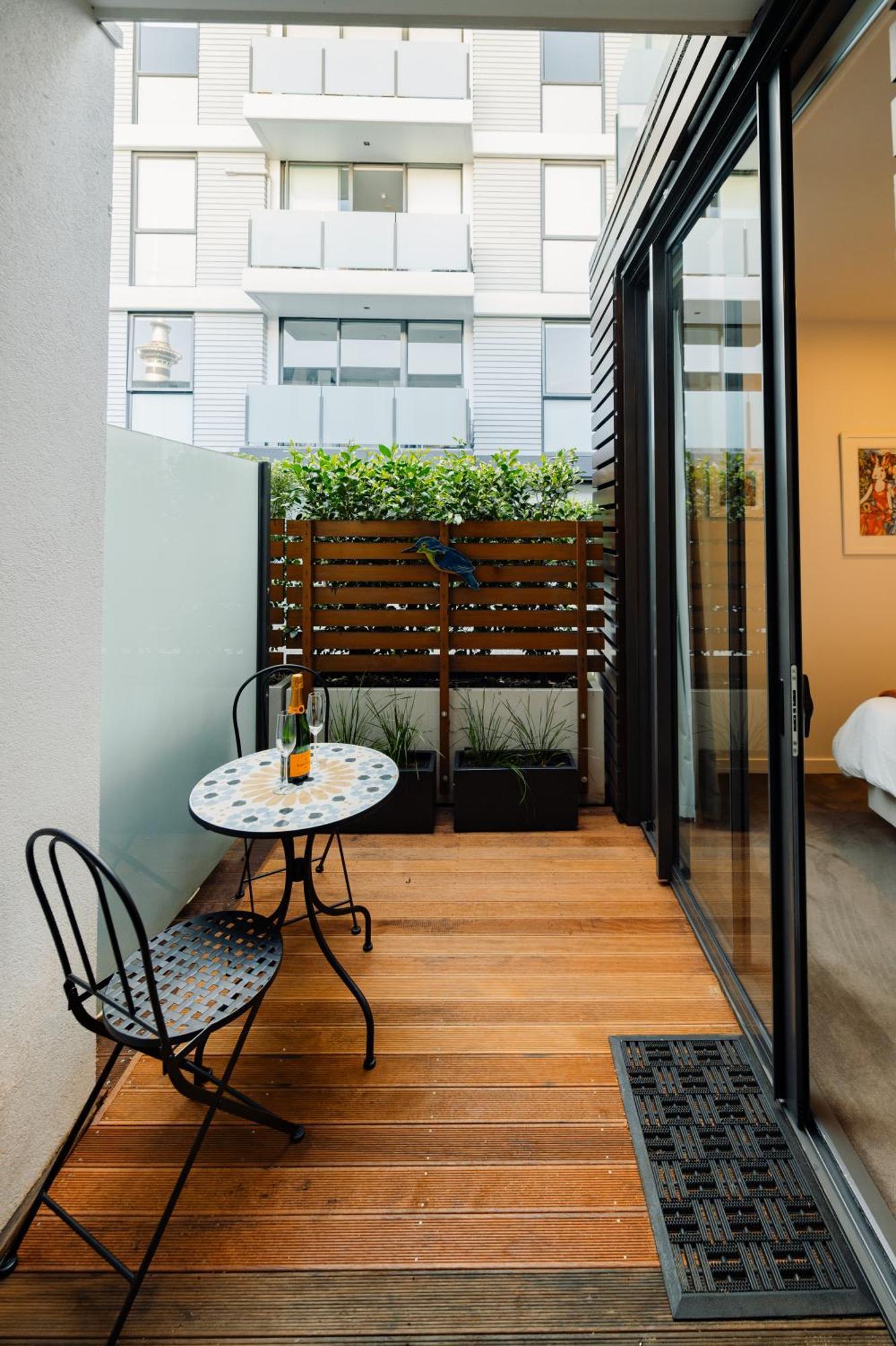 Pavilions Marina 104 - Wynyard Quarter Viaduct Harbour Apartment Auckland