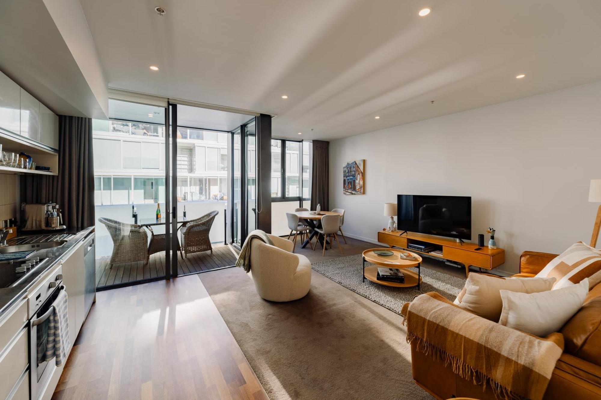 Pavilions Marina 104 - Wynyard Quarter Viaduct Harbour Apartment