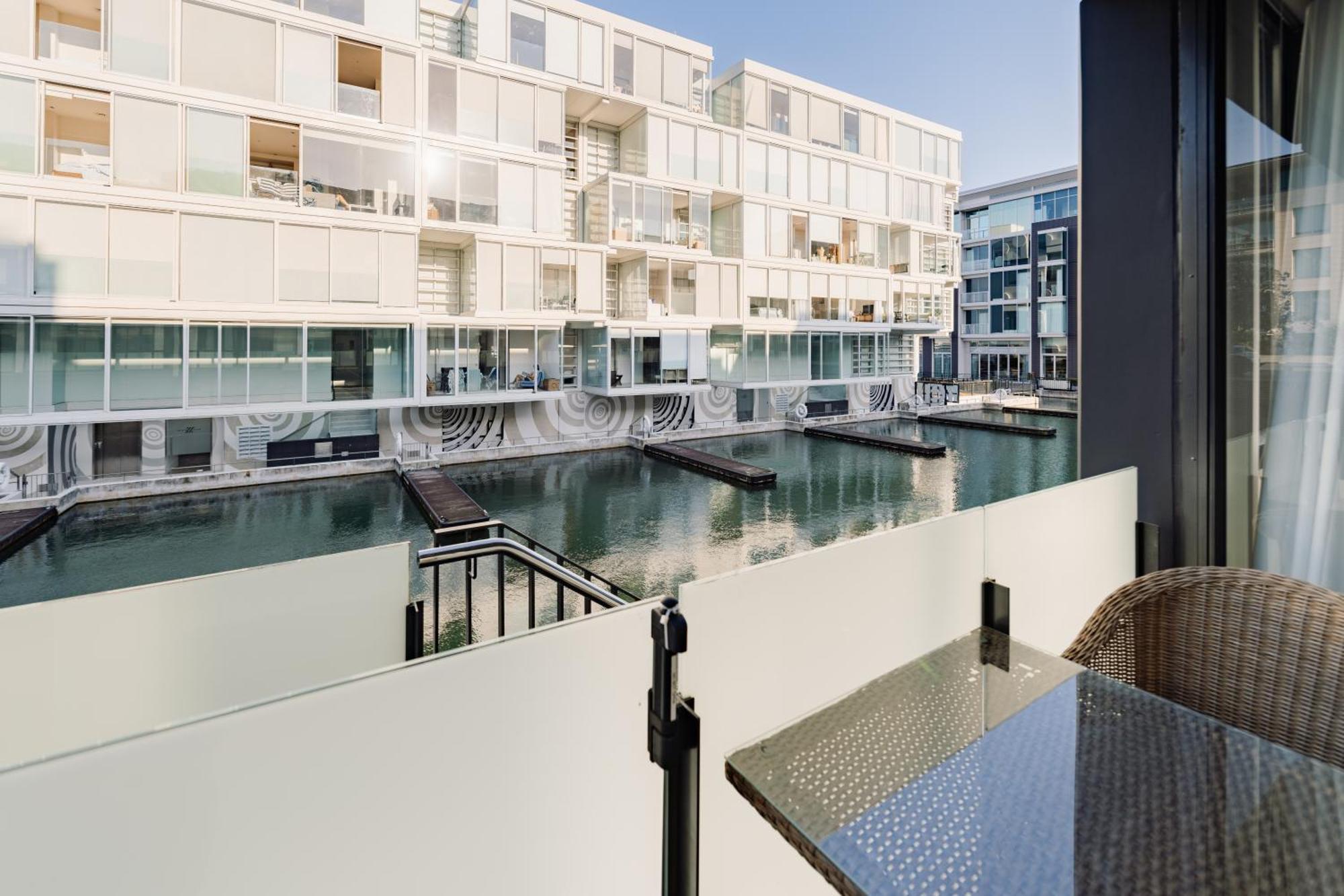 Pavilions Marina 104 - Wynyard Quarter Viaduct Harbour Apartment Auckland