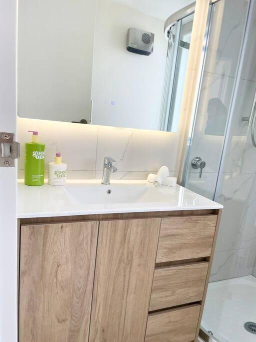 Townhouse In New Lynn Apartment