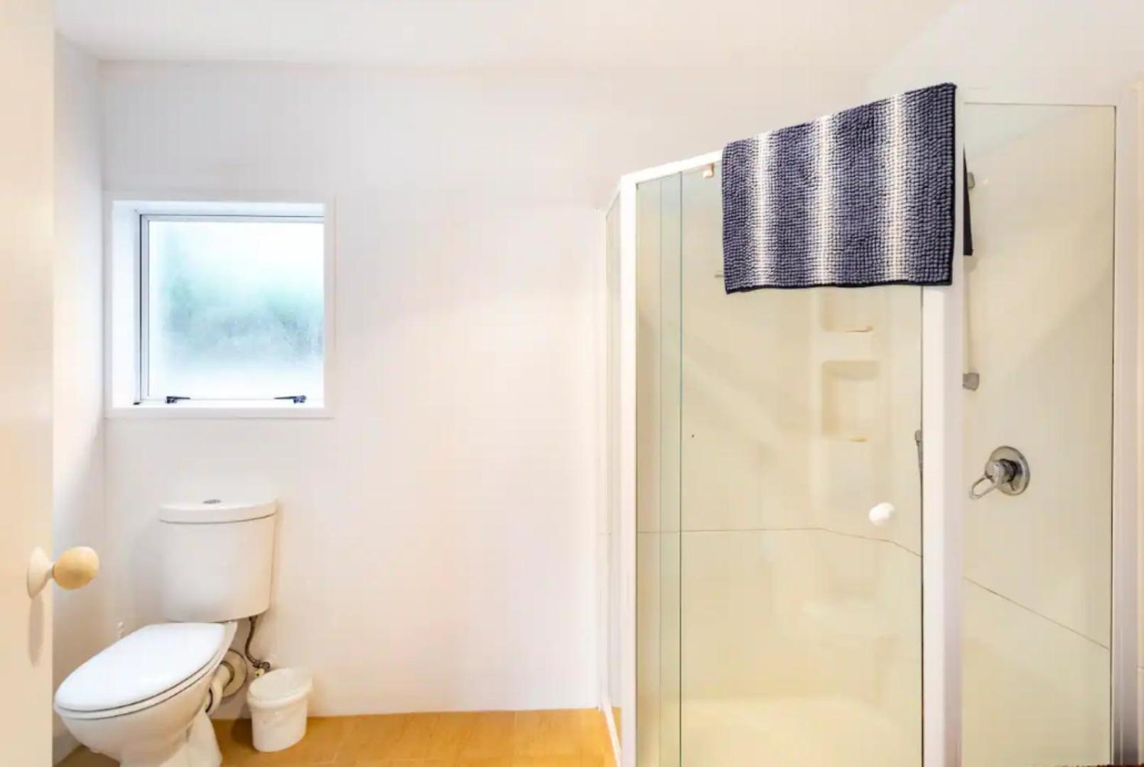 Private Guest Suite Near The Airport 1-4 Guests