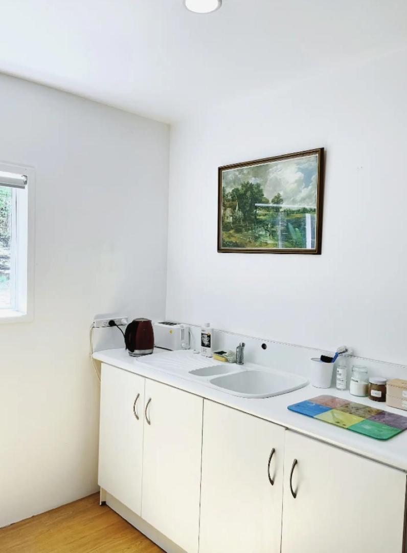 Private Guest Suite Near The Airport 1-4 Guests