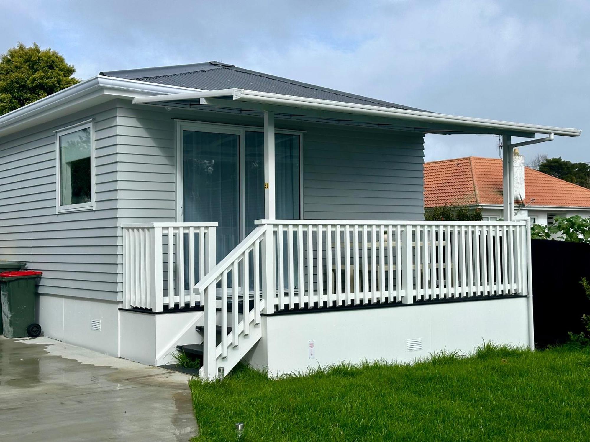 Eden St Lukes Cozy Holiday home *