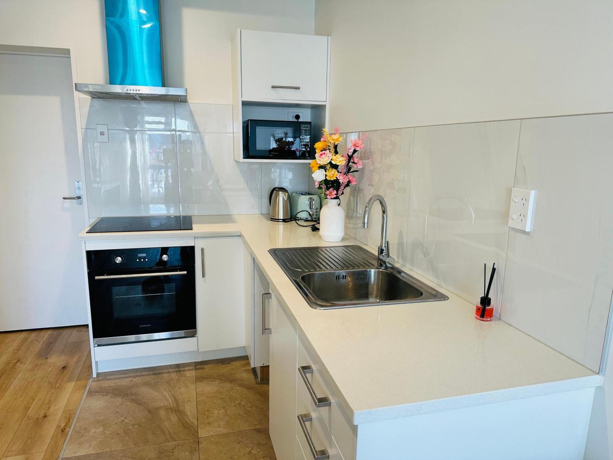 Otahuhu Shopping Centre 8a Apartment