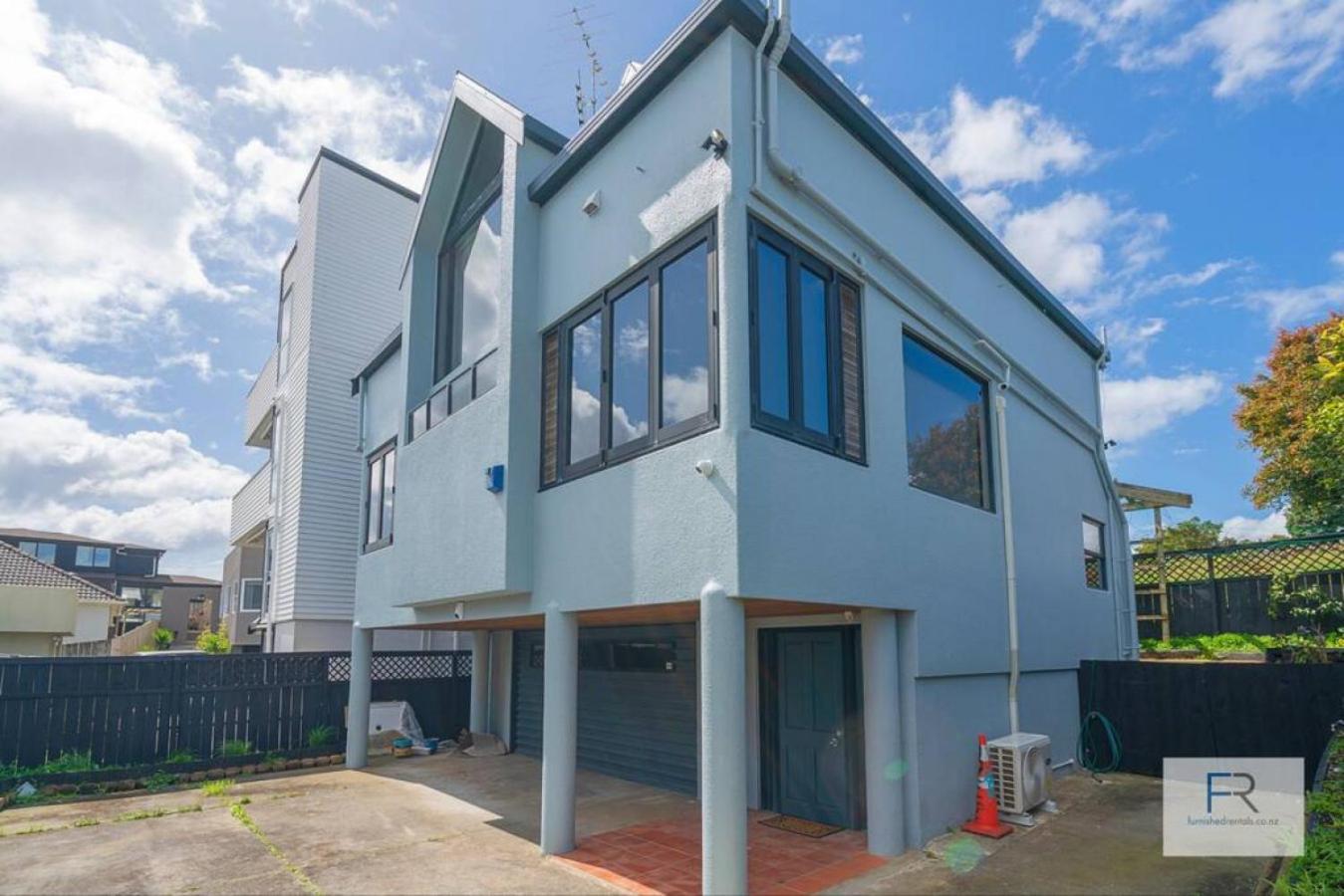Gorgeous Orakei By Furnished Holiday home *