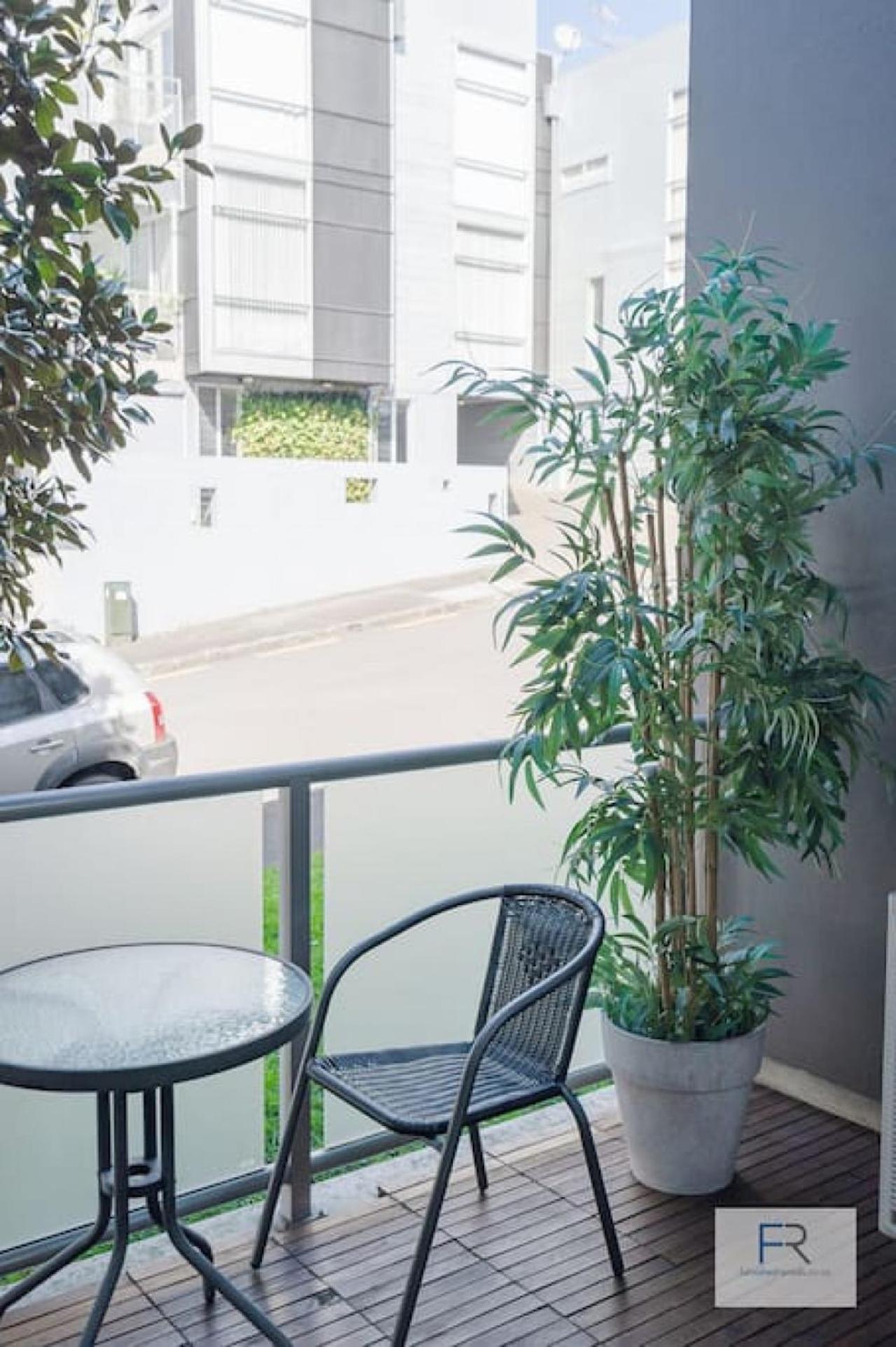 Holiday home Executive City-fringe Townhouse