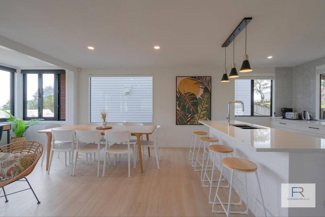 Gorgeous Orakei By Furnished Holiday home