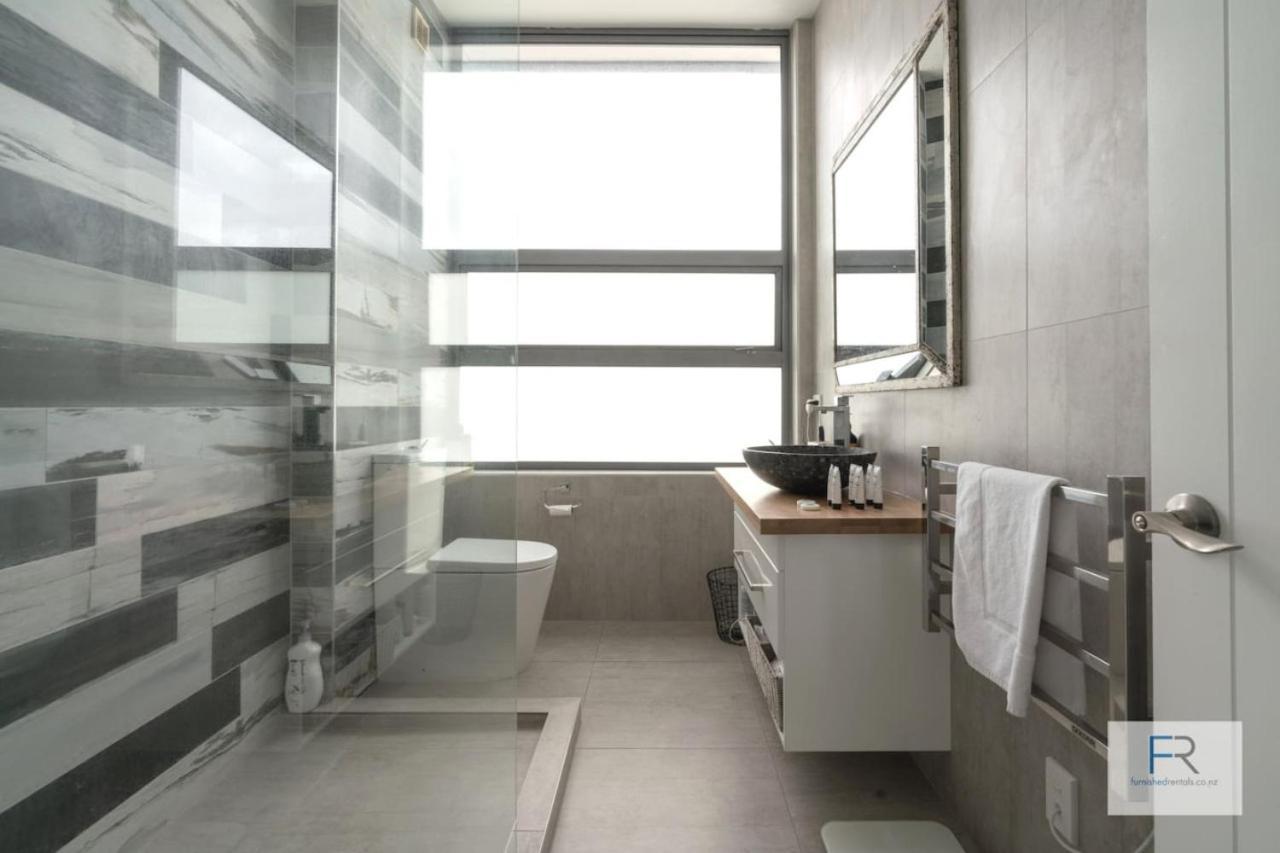 Luxury Mount Eden Apartment