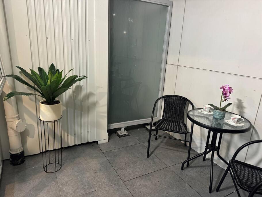 Apartment Stunning 3 Bd - 2 Bth - Pool & Carpark Auckland