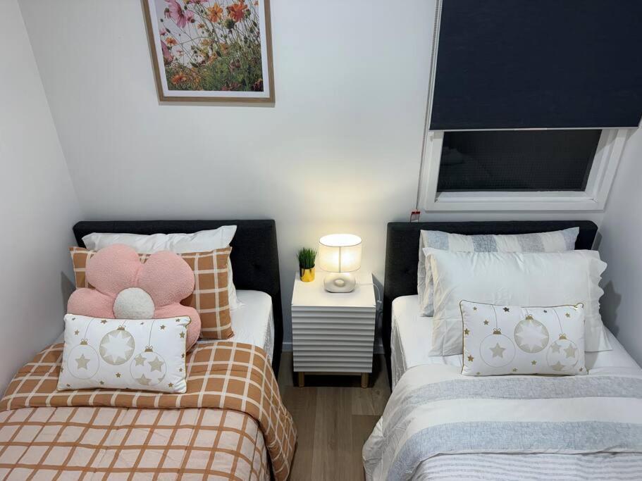 Apartment Stunning 3 Bd - 2 Bth - Pool & Carpark *
