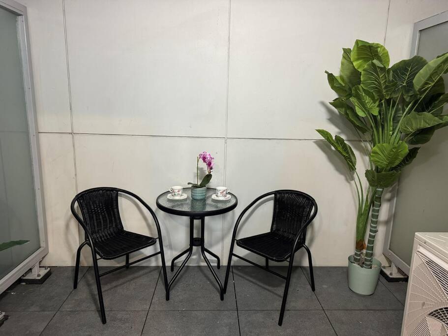 Apartment Stunning 3 Bd - 2 Bth - Pool & Carpark *