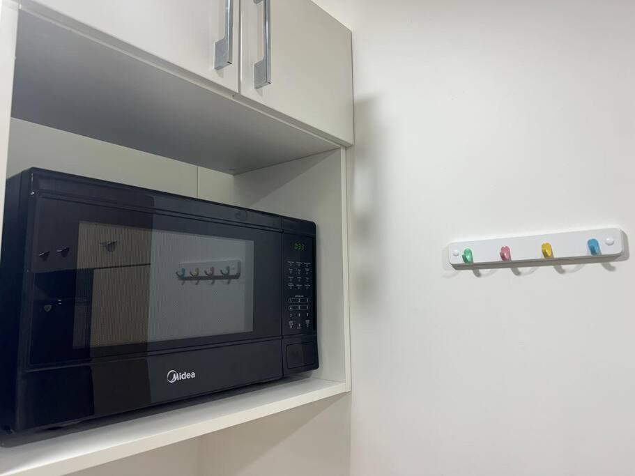 Stunning 3 Bd - 2 Bth - Pool & Carpark Apartment Auckland