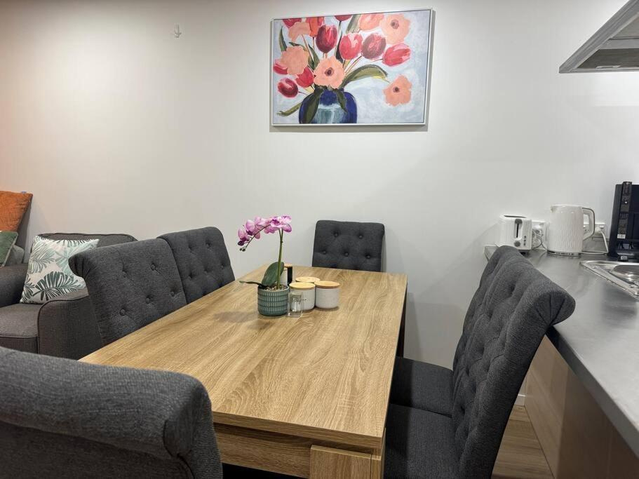 Apartment Stunning 3 Bd - 2 Bth - Pool & Carpark Auckland
