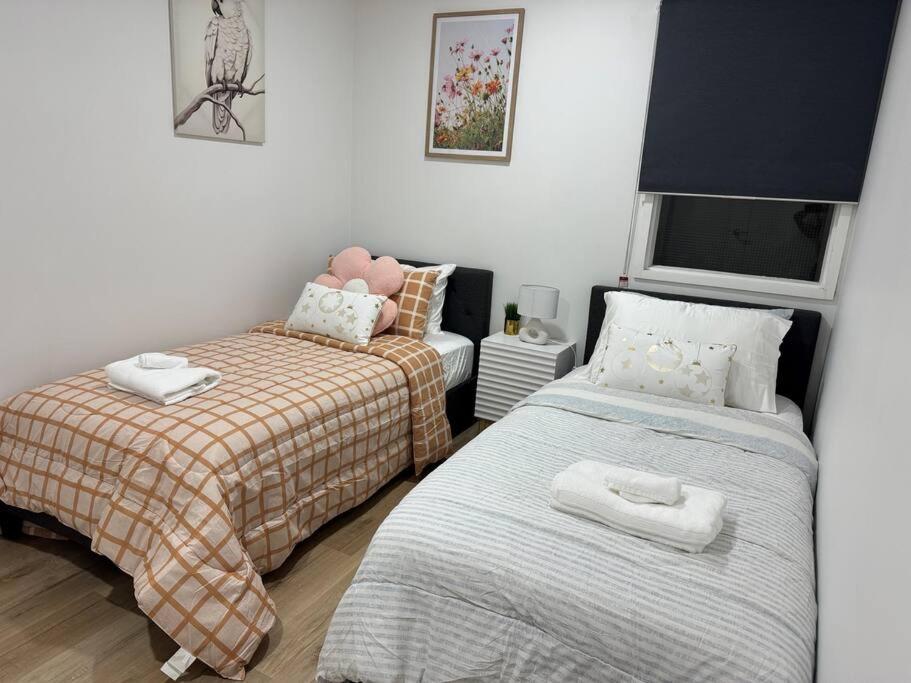 Stunning 3 Bd - 2 Bth - Pool & Carpark Auckland