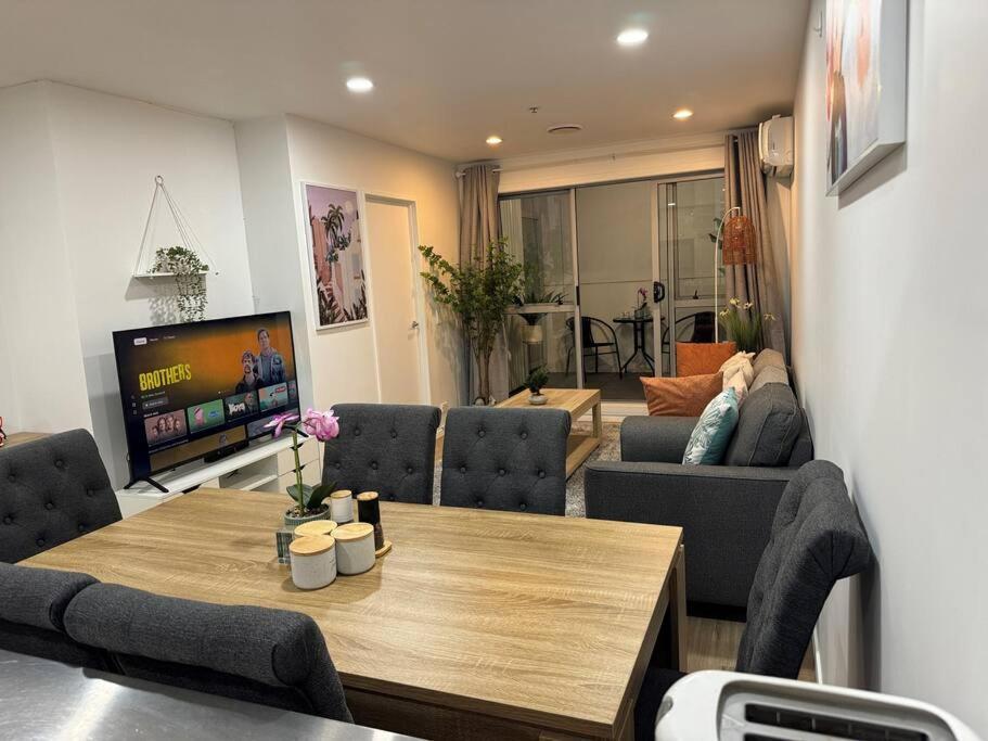 Apartment Stunning 3 Bd - 2 Bth - Pool & Carpark Auckland