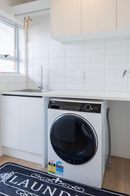 Luxury New 2 Bedroom *