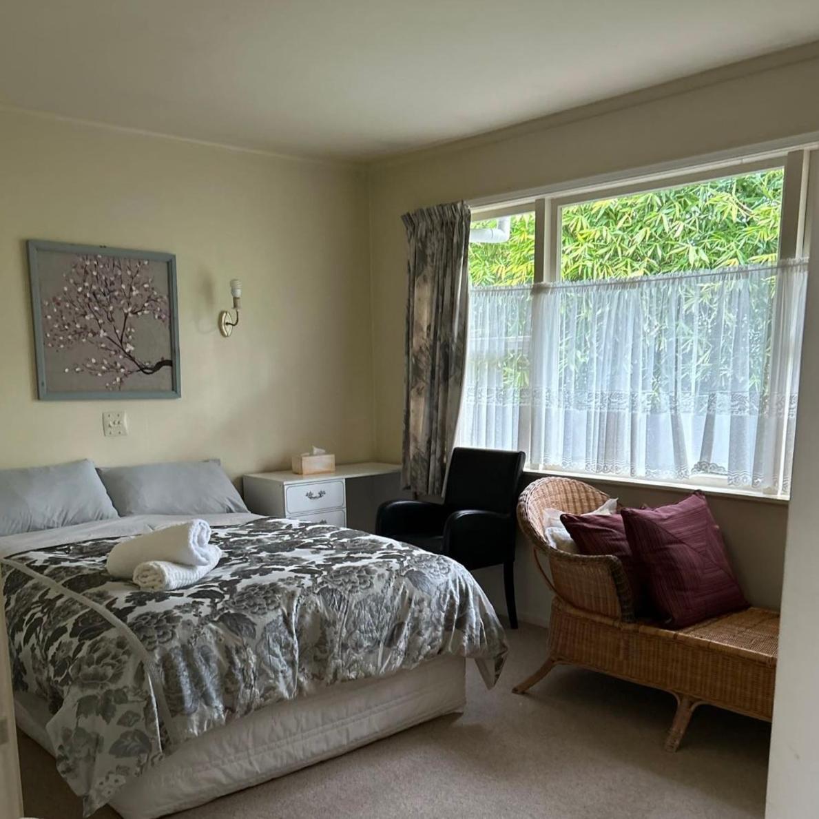Peaceful Bay Charmer Holiday home