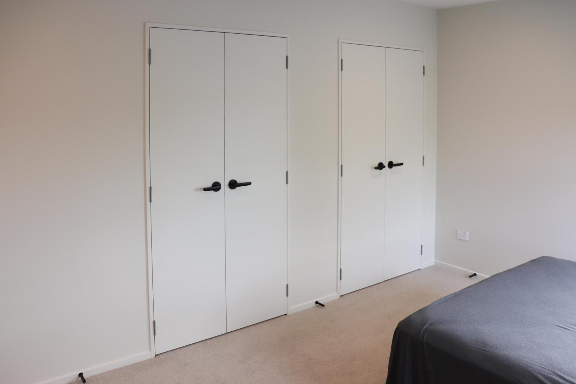 Homestay Large Bedroom With Private Bathroom Shared Kitchen And Amenities Auckland