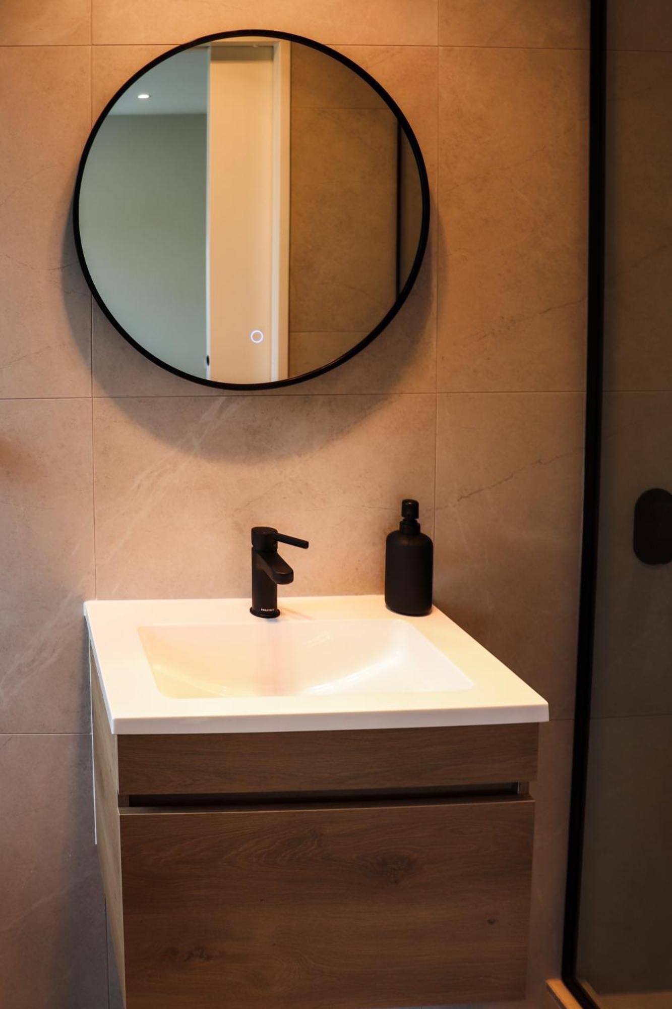 Large Bedroom With Private Bathroom Shared Kitchen And Amenities Homestay