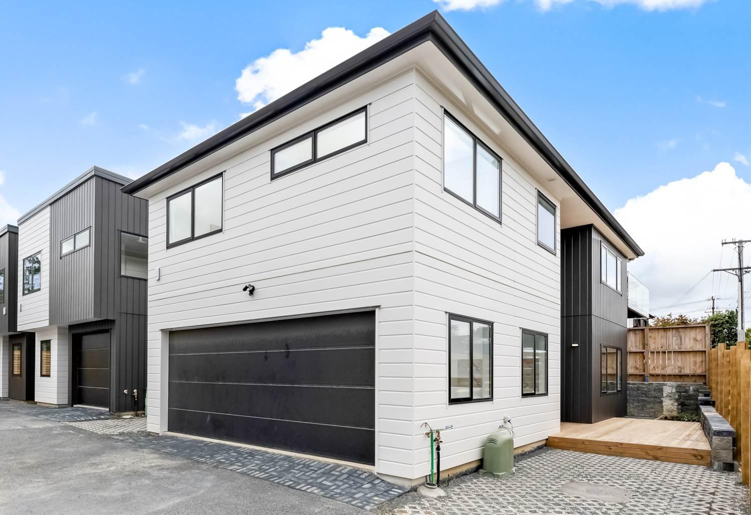 Bright & Spacious Budget Friendly In West Perfect For Solo Or Couple Travellers