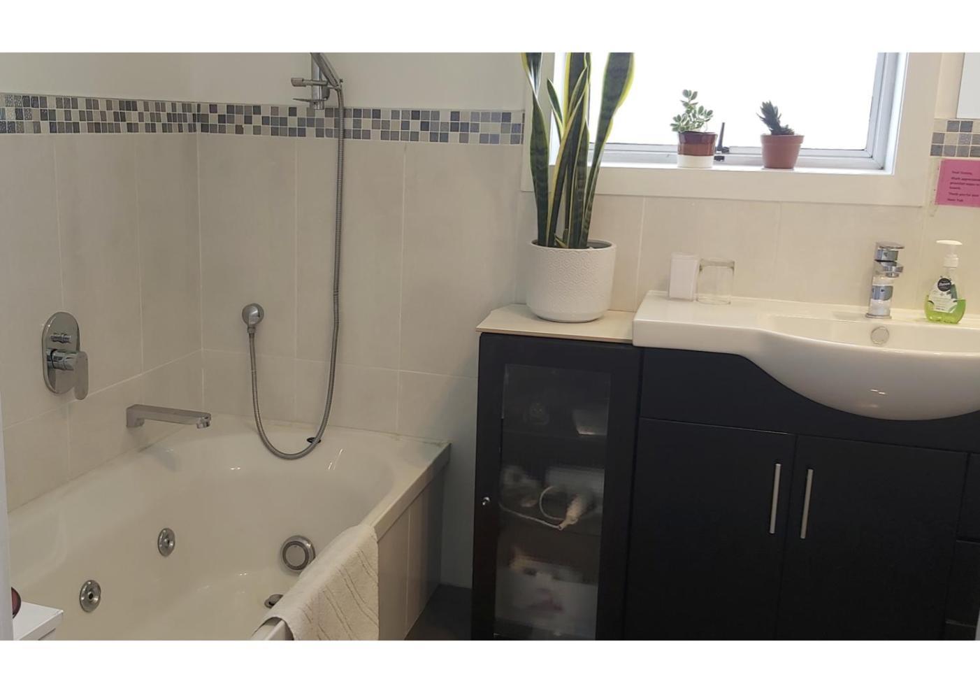 Torbay Bnb *