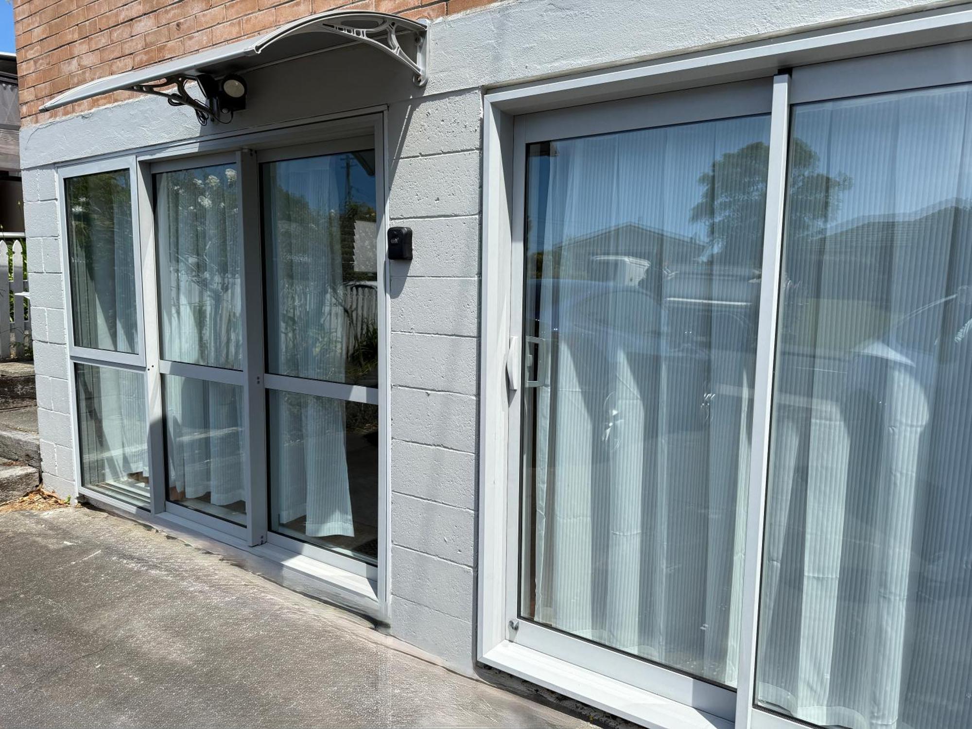 Cosy 2 Bedroom Unit In Howick Close To Bus And Supermarket Auckland