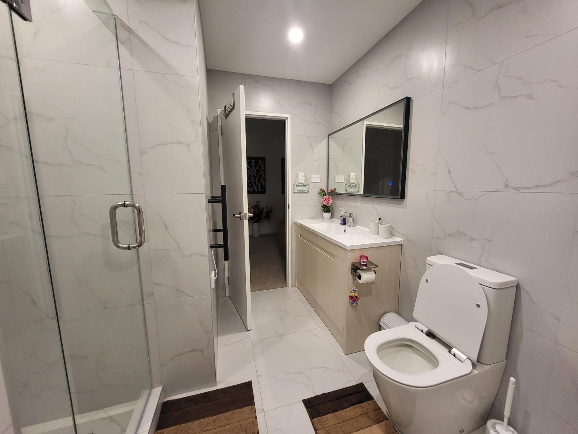 Homestay Bright & Spacious Budget Friendly In West Perfect For Solo Or Couple Travellers Auckland