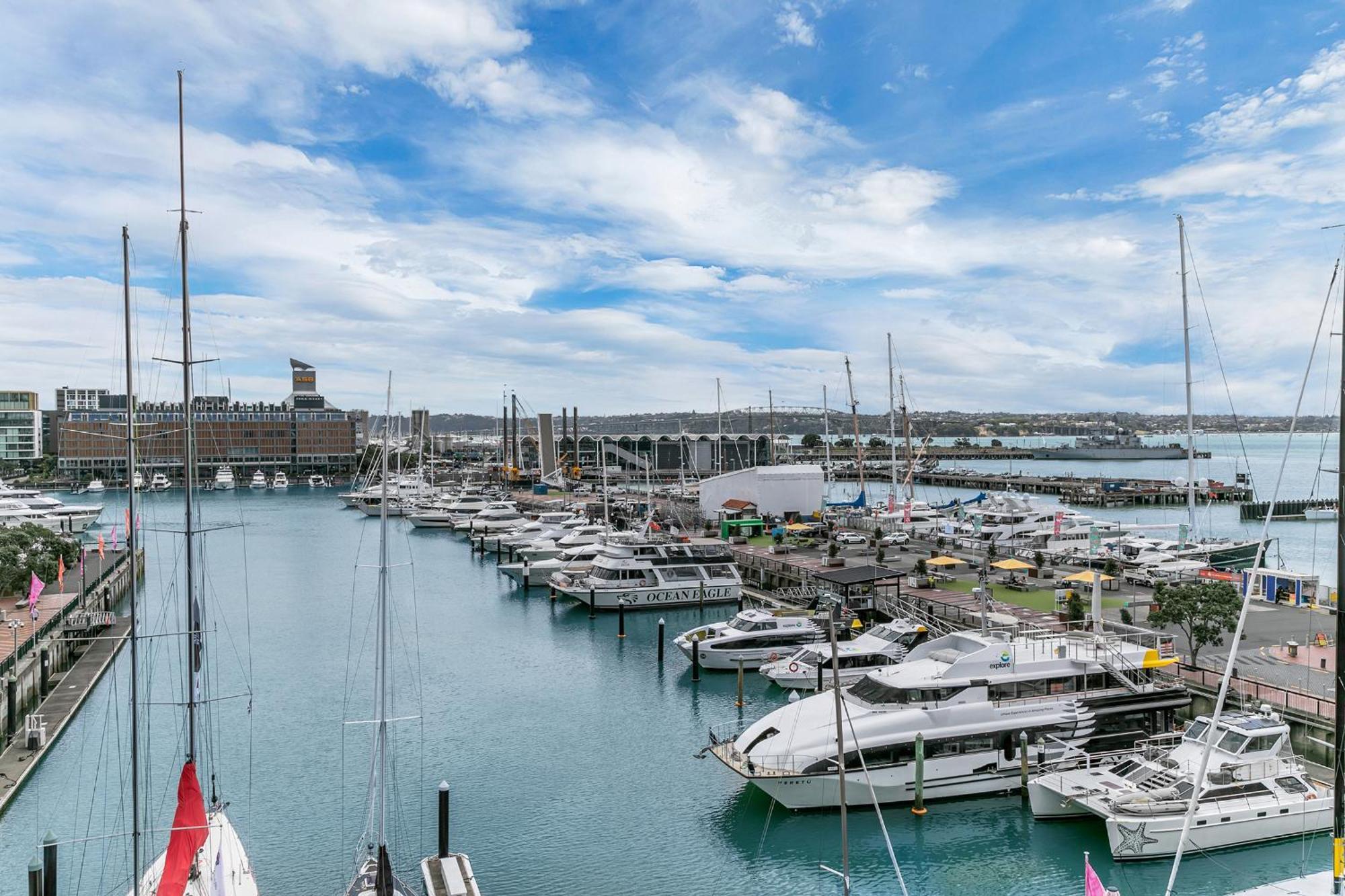 Sensational Sun Sets In The Heart Of The Viaduct Apartment Auckland