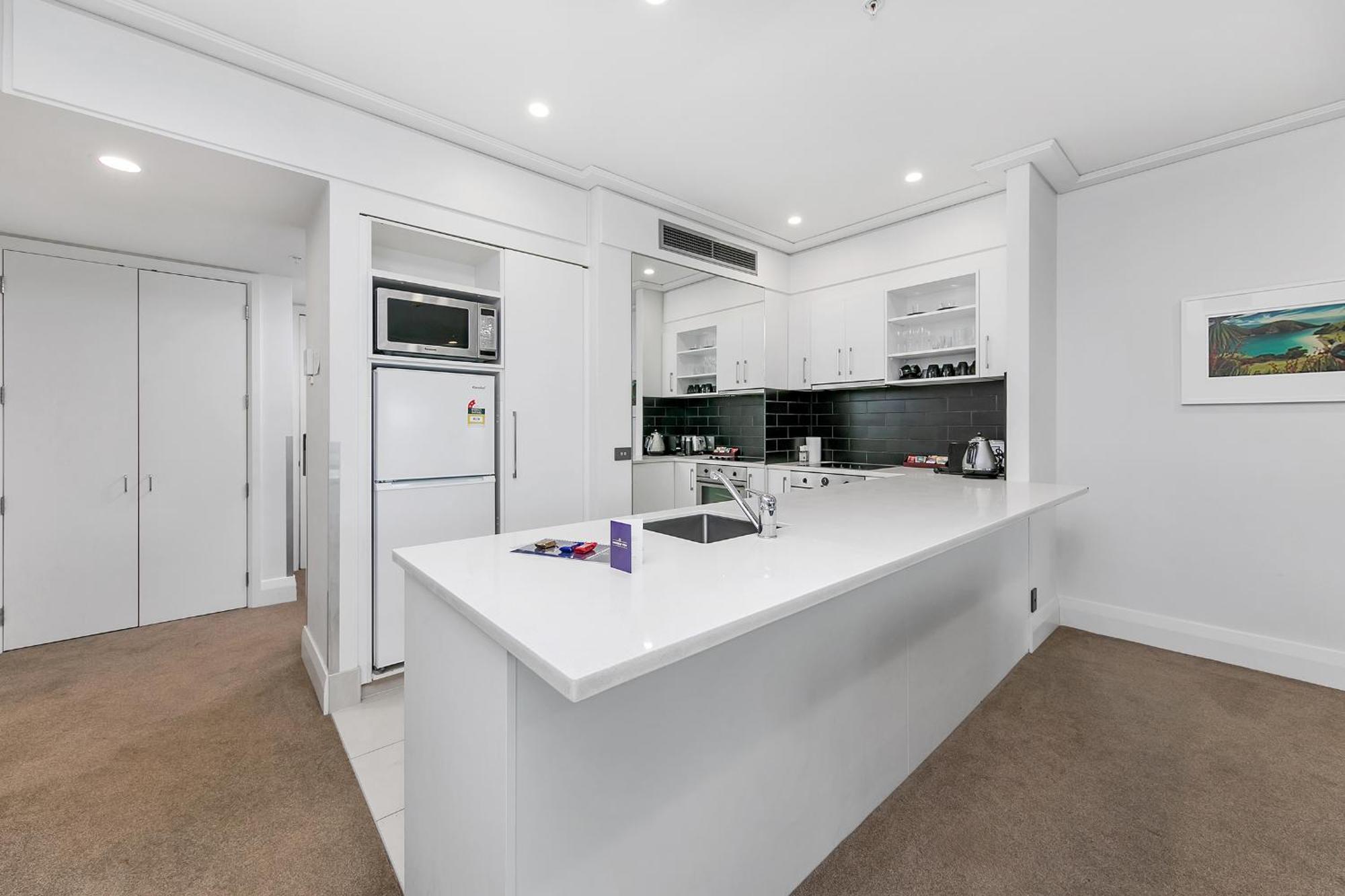 Luxurious & Spacious Living With Breathtaking Views Apartment